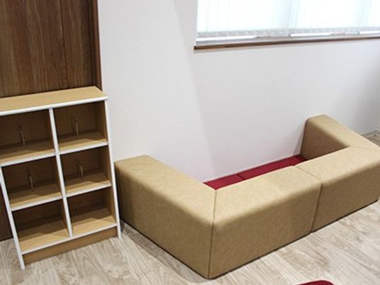 L字ソファのある部屋  