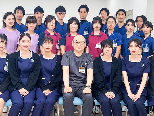 多職種スタッフの集合  