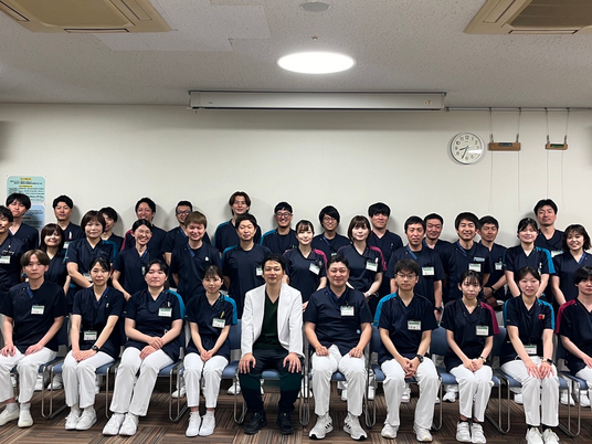 スタッフ集合の会議室  