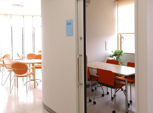 食堂と相談室の出入口  