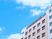 青空の病院建物外観  