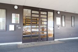 清潔感のあるエントランス