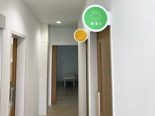 個室へ続く廊下  
