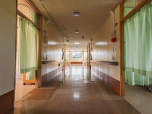 明るい廊下  