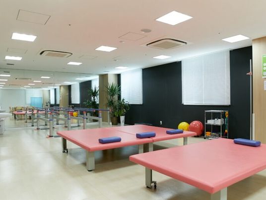 機能訓練室の広い空間  