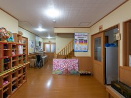 暖かみのある廊下の空間