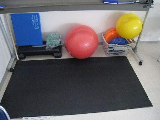 訓練器具のある機能訓練室  