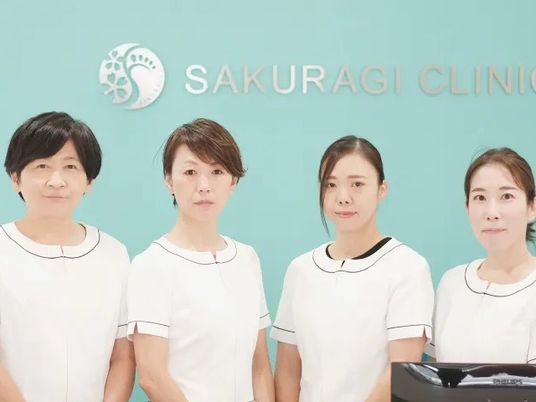 スタッフ4人の集合  