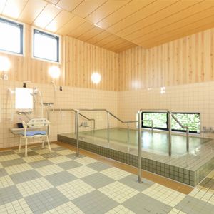 窓付きの入浴設備