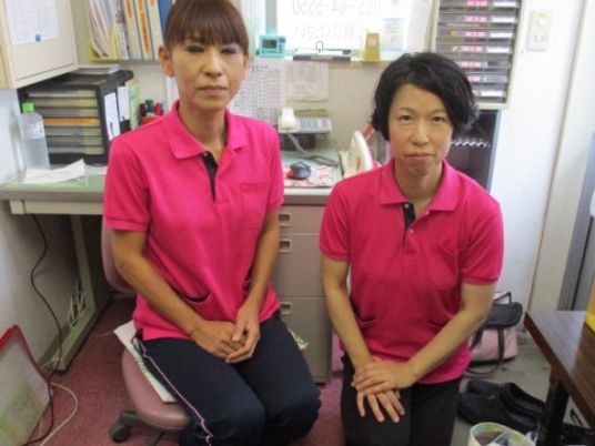 スタッフが座る受付  