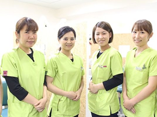 制服姿のスタッフイメージ  