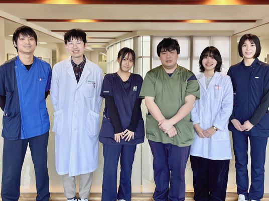 多職種スタッフの廊下  