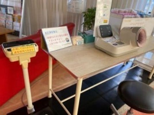 フロントの受付台  