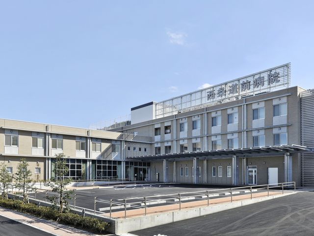 建物外観 外観 広々とした建物が印象的で、明るく迎えてくれます。施設の魅力が際立つエントランスです。
