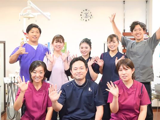 笑顔のスタッフ集合  