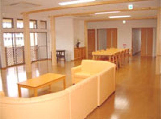 職員用待機ラウンジ風景