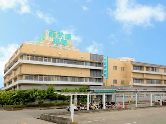病院外観  