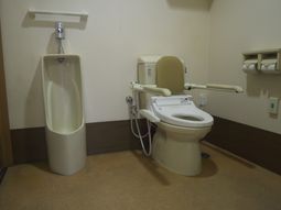 広々としたトイレ空間