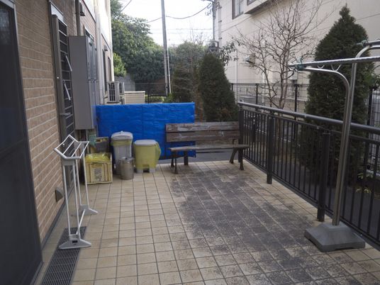 くつろぎの空間のベランダ