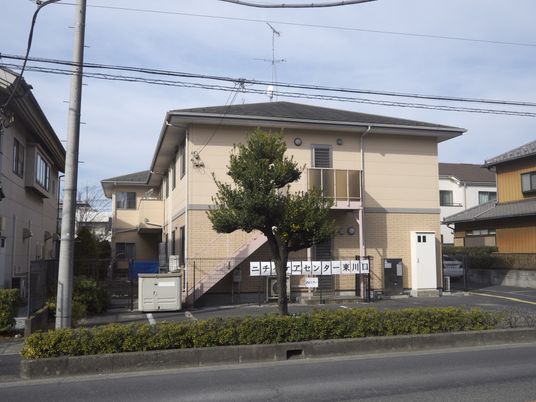 シンプルな建物外観