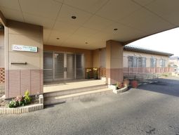 施設のエントランス