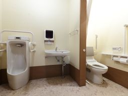 バリアフリー対応のトイレ