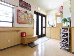 明るいエントランス通路