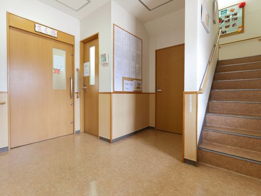 清潔感のある廊下の角
