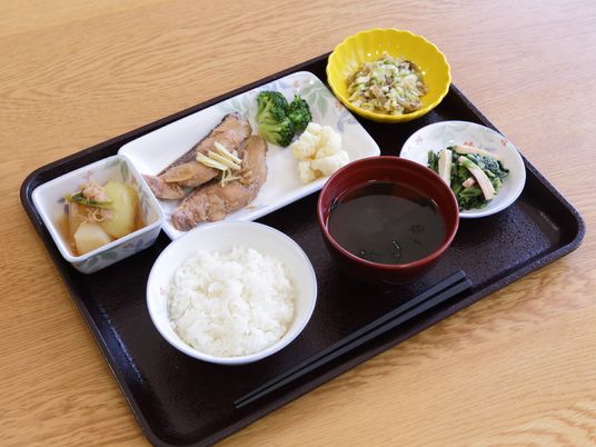 和風のバランス食膳