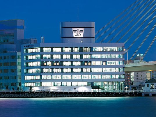 夜景の建物外観  