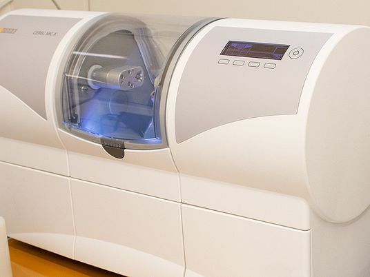 歯科機器のある室内  