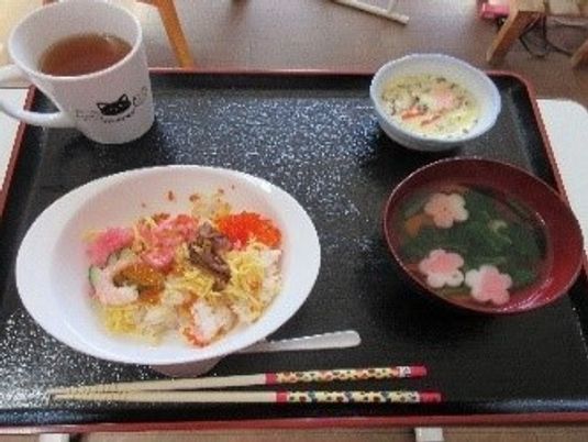 彩り豊かな食事内容