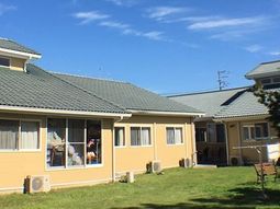 明るく広々した居室