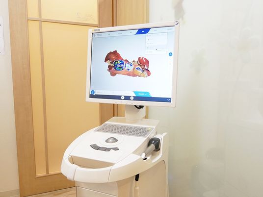 機器が置かれた診察室  