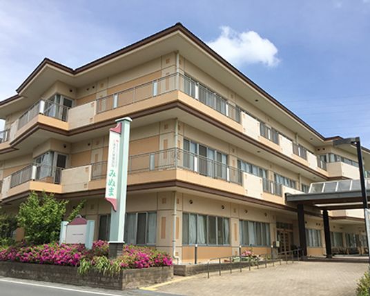 広々とした外観