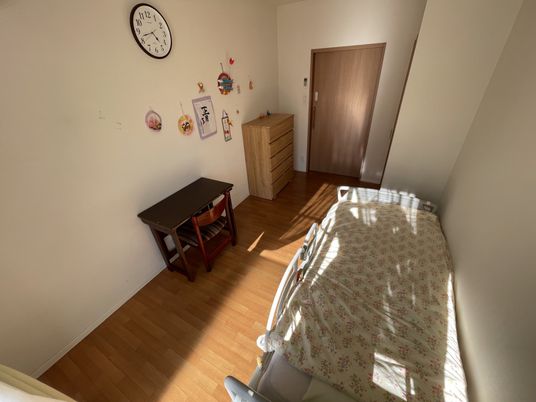 日差しの差し込む居室