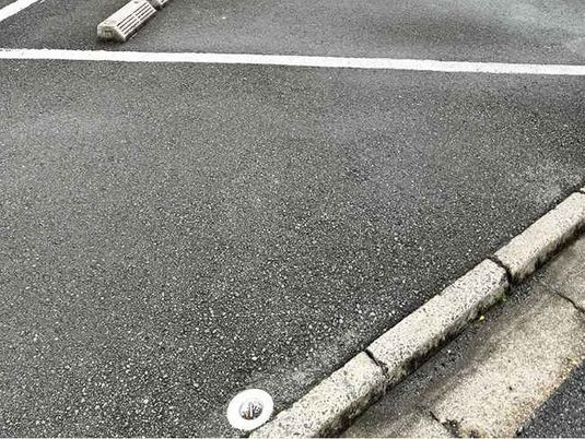 駐車場の路面  
