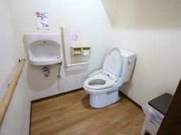 バリアフリーなトイレ設備