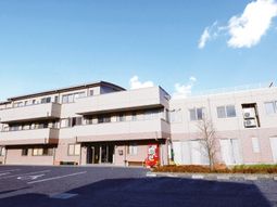 広々とした建物の外観