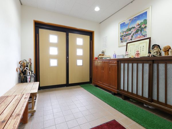 入口エリアの明るい場所