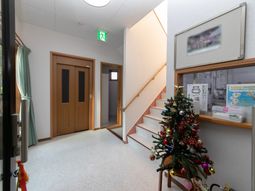 クリスマス装飾の廊下