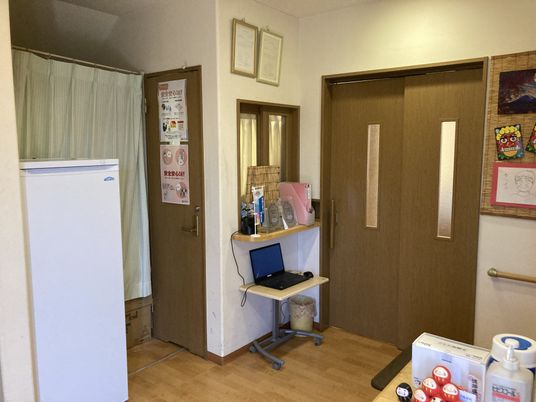 コンパクトなエントランス