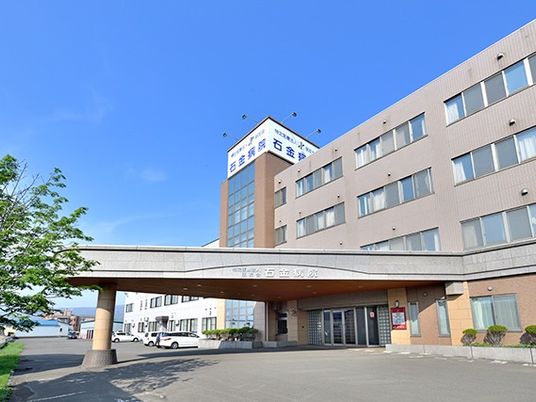 病院前の施設外観  