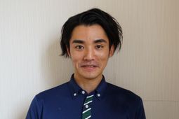 スタッフの笑顔のポートレート