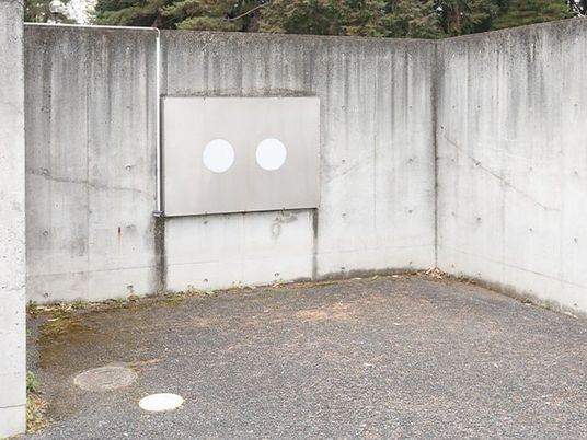 屋外のコンクリート壁  