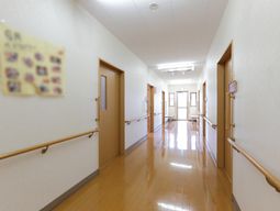 清潔感ある明るい廊下