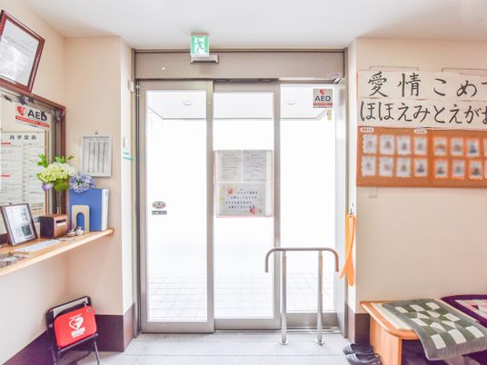 エントランスの明るい空間