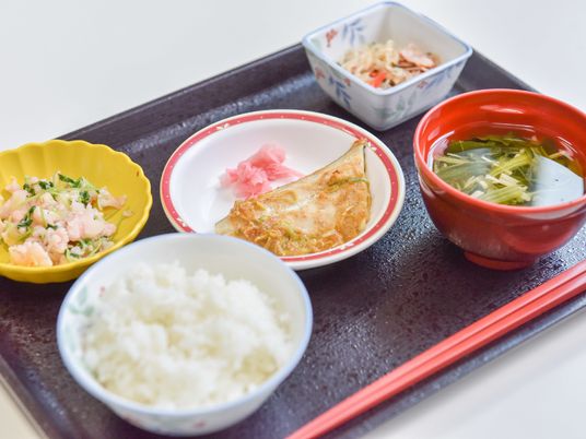 和風の健康的な食事セット