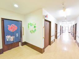 廊下と和のアクセント