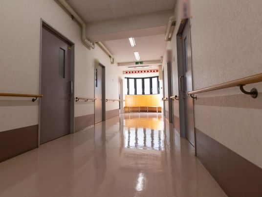 廊下の清潔な空間